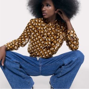 Zara Ruffled Printed Top Size XS